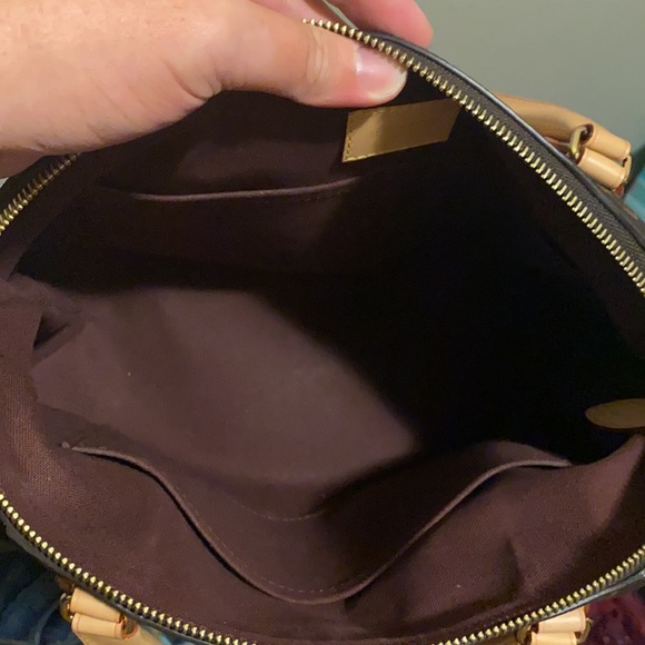 Louis Vuitton Rivoli Crossbody - Picture 9 of 14